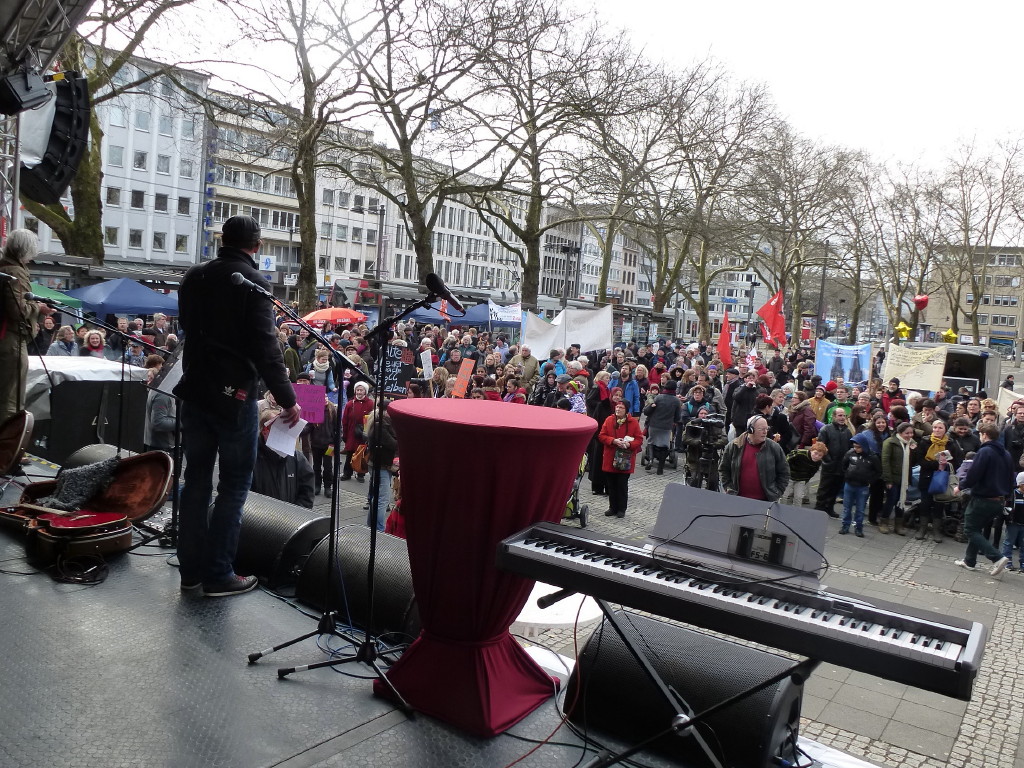 Demo gegen die drohenden Kürzungen im städtischen Haushalt