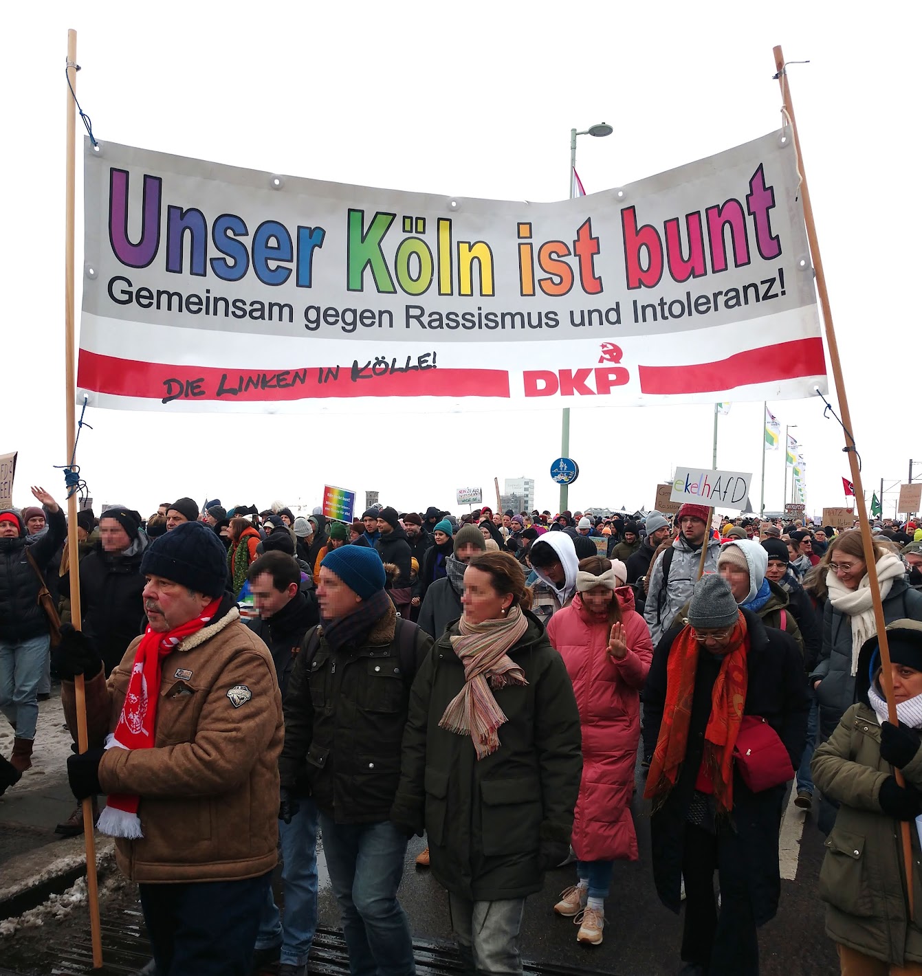 «Demo­kra­tie schüt­zen, AFD bekämp­fen» Groß­demo gegen AFD